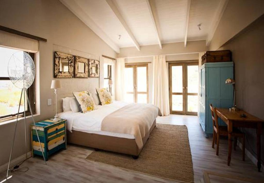 Vrisch Gewagt Boutique Self-Catering Olive Farm Guest House Принс Алберт Стая снимка